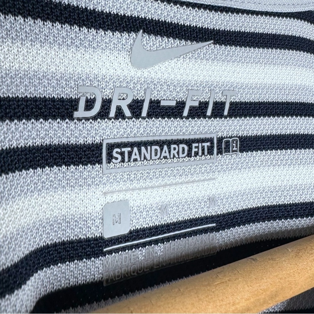 Nike Drifit Golf Polo Shirt - Picture 6 of 7